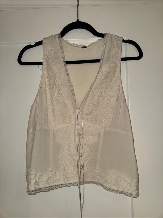 Free People Tops - Free People Ivory Lace Button-Front Sleeveless Blouse